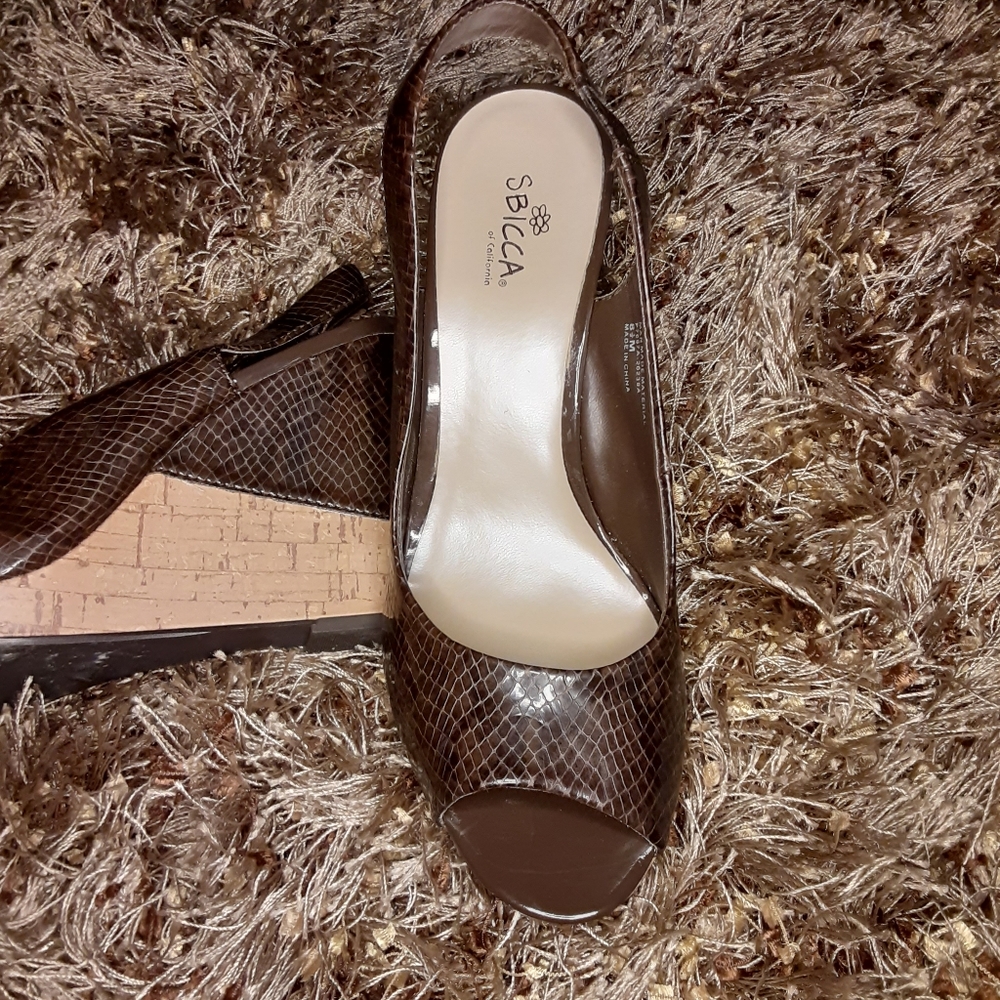 Platform wedge sandals